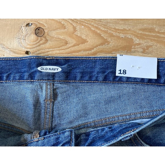 NWT Old Navy Cut Off Denim Shorts Size 18 Women’s Blue MSRP $39.99 - Picture 4 of 8